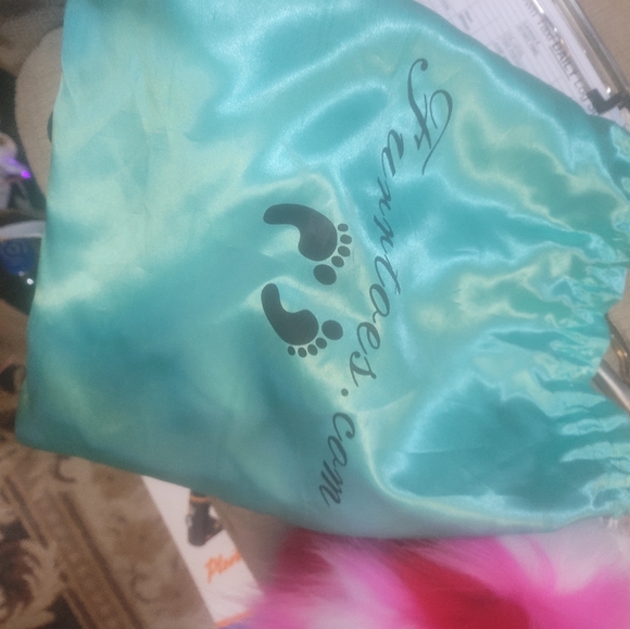 FURRTOES - Picture 4 of 4